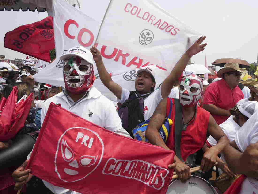 Supporters of presidential candidate Xóchitl Gálvez shout her name at her campaign rally in Los Reyes la Paz just outside of Mexico City, on Wednesday, May 29, 2024. Mexico's general election is set for June 2.