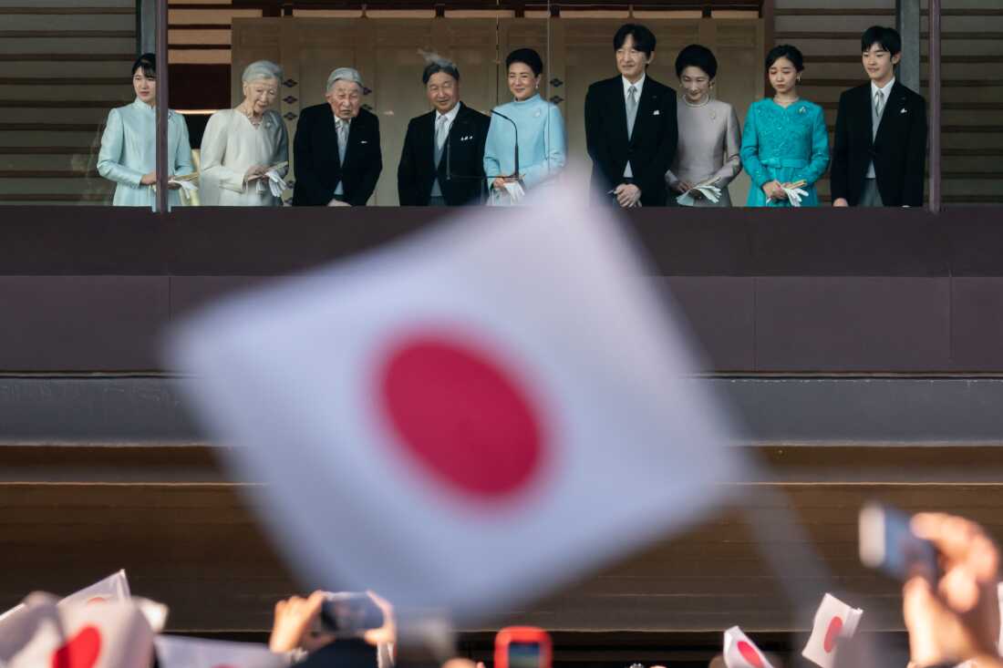 Japan revises law to ensure supply of (male) heirs to the imperial throne Japan revises law to ensure supply of (male) heirs to the imperial throne