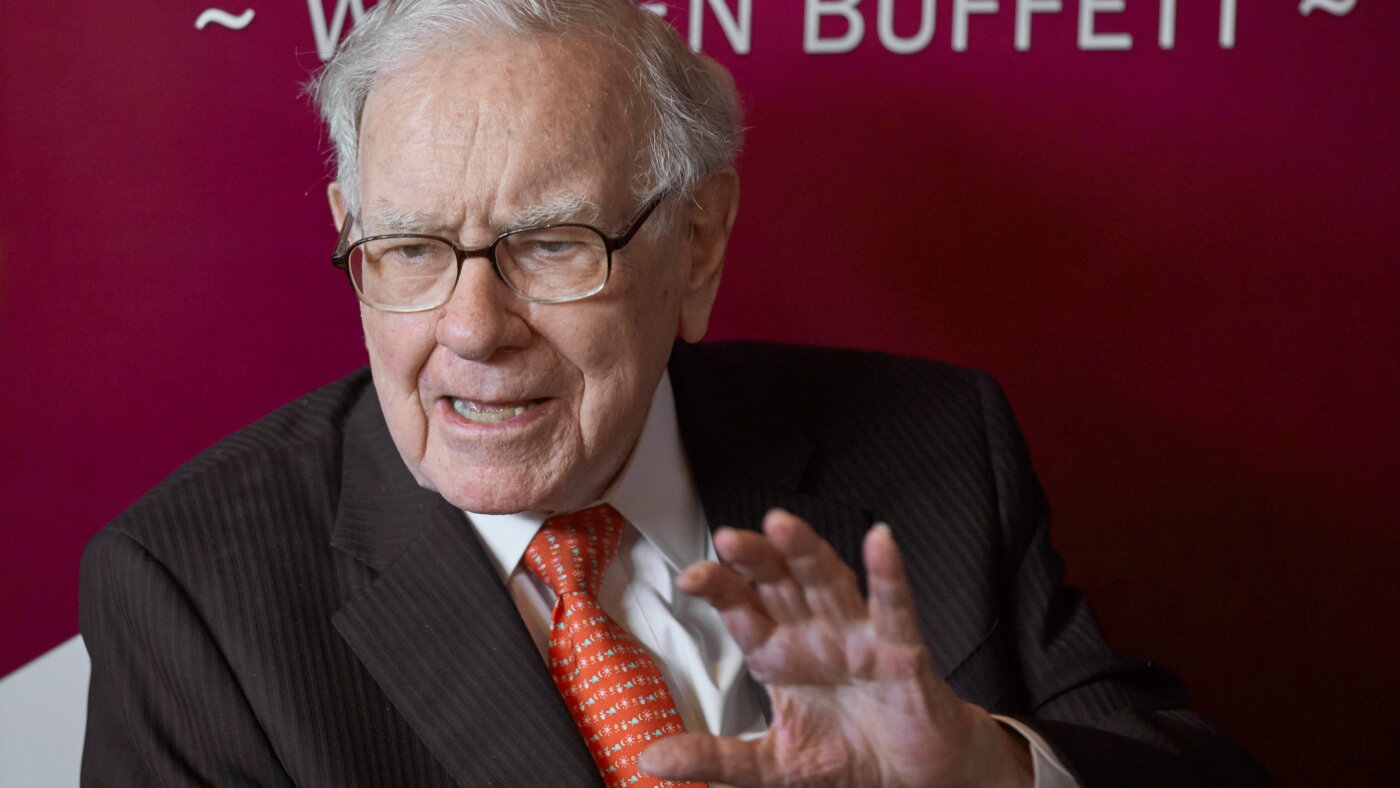 Warren Buffett steps down as Berkshire Hathaway chairman