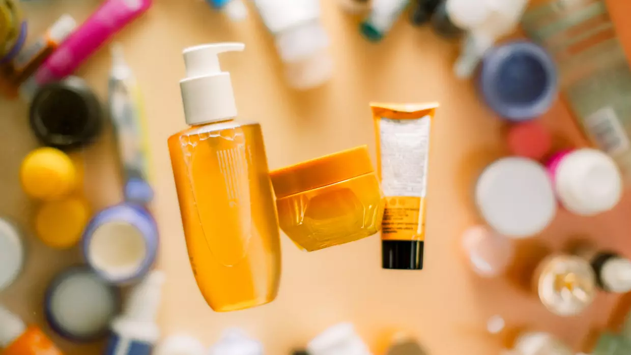 Your essential guide to skin care. Sign up for the one-week newsletter