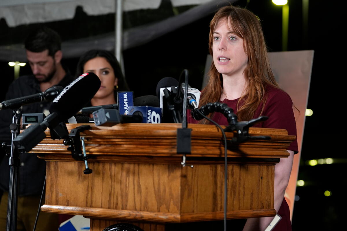 Media witness Catherine Sweeney speaks during a news conference at Riverbend Maximum Security Institution after the execution of Christa Pike was halted on Sept. 30.