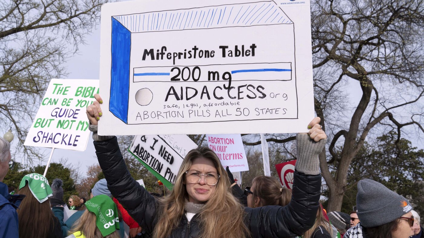 La Corte Suprema hace que la píldora abortiva mifepristona esté disponible a través de telesalud: NPR