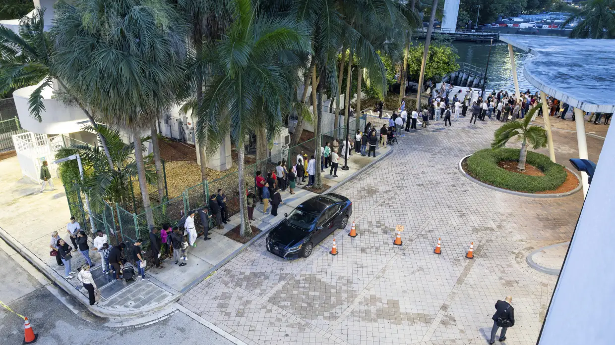 Long lines have become the new norm at the Miami Immigration Court, after a new Trump immigration tactic, known as "mega master" calendar hearings, went into effect.