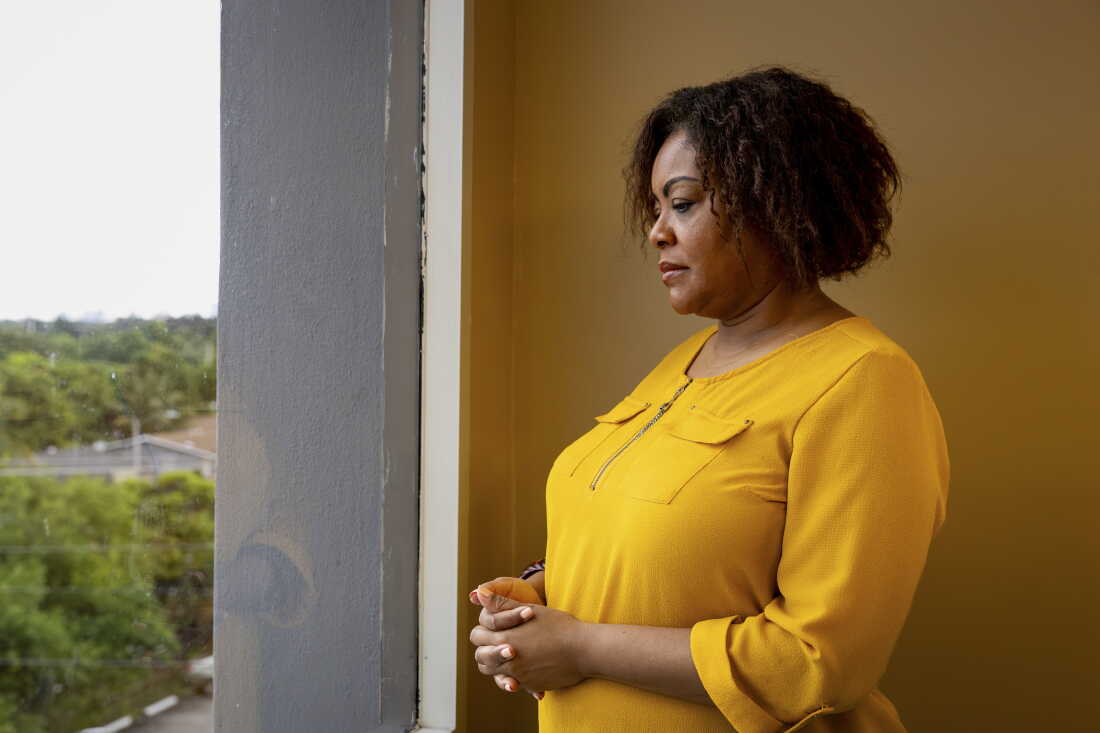 Η Farah Larrieux, πρόεδρος της Miramar-American Residents and Business Owners Association (MHARBO), ποζάρει για ένα πορτρέτο στα γραφεία του Family Action Network Movement την Παρασκευή, 4 Σεπτεμβρίου 2026, στο Μαϊάμι της Φλόριντα. Eva Marie Uzcategui για το NPR