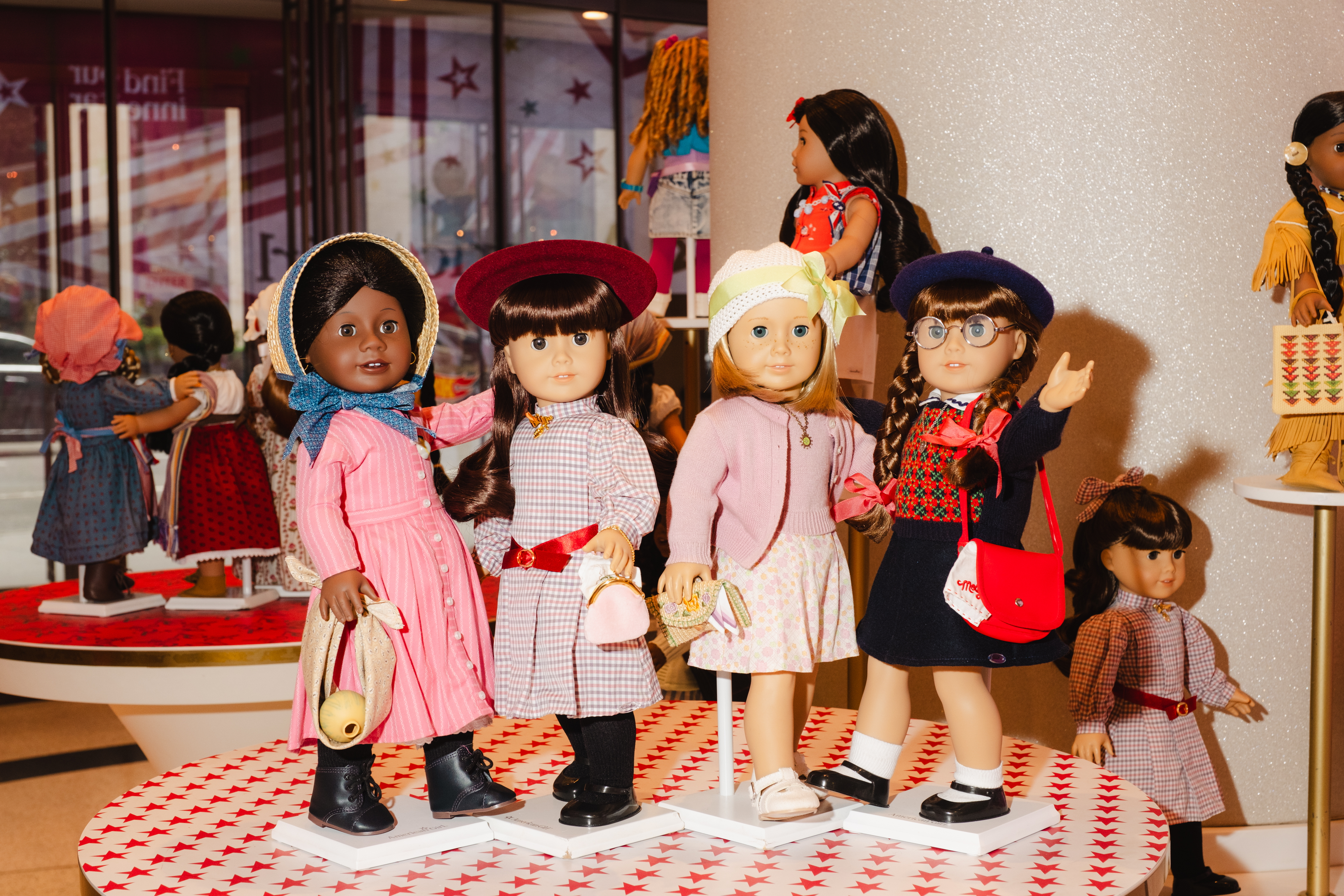 American Girl Samantha grows up with her first fans, as the company turns 40