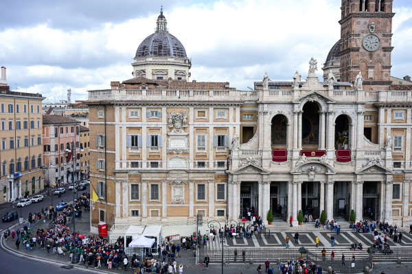 A line of visitors outside the Basilica of Saint Mary Major.