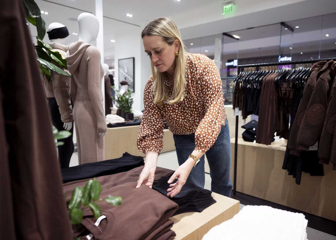 What will holiday shopping say about the state of America? An expert hunts for clues What will holiday shopping say about the state of America? An expert hunts for clues