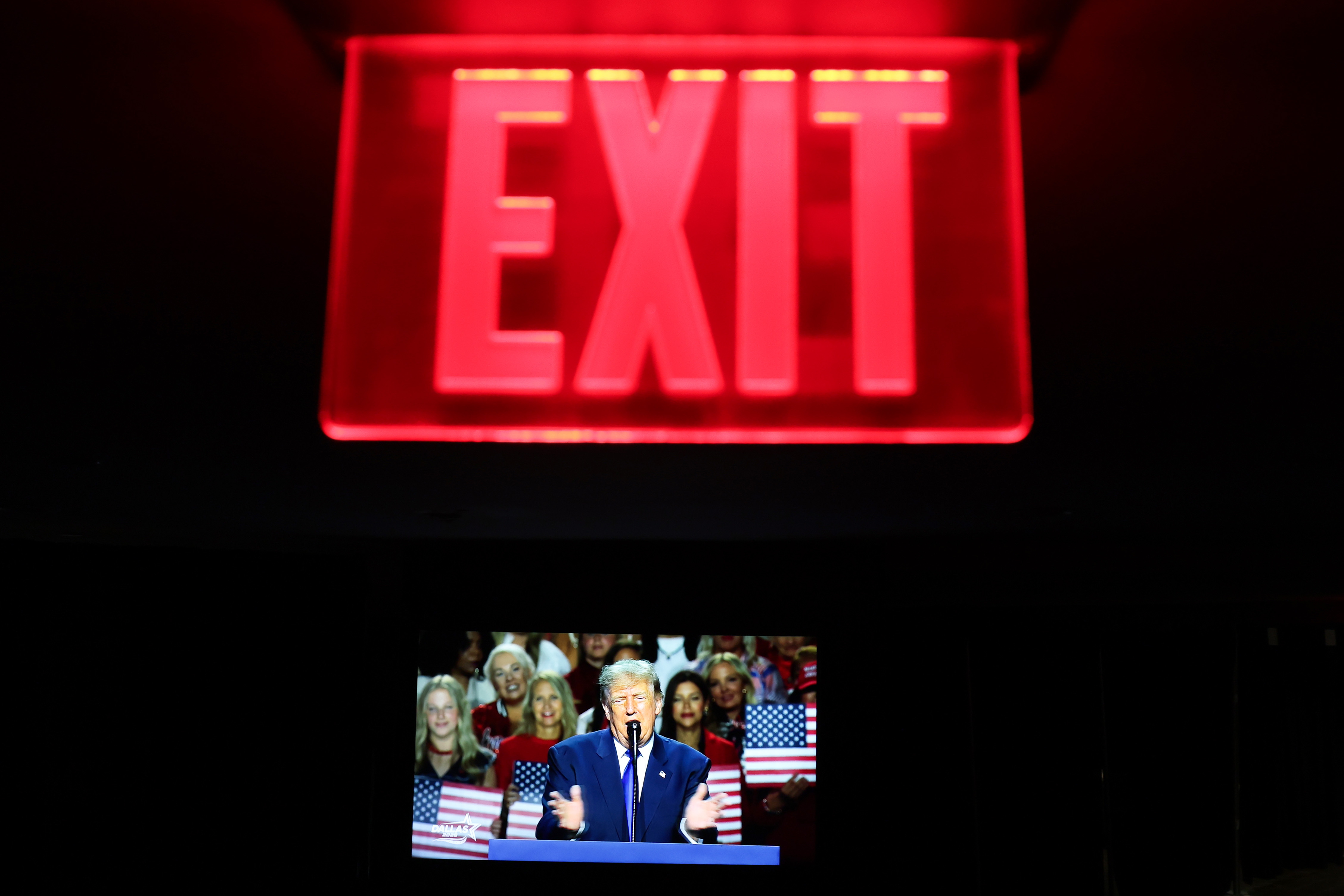 As election enters its final stretch, some Republicans are distancing from Trump