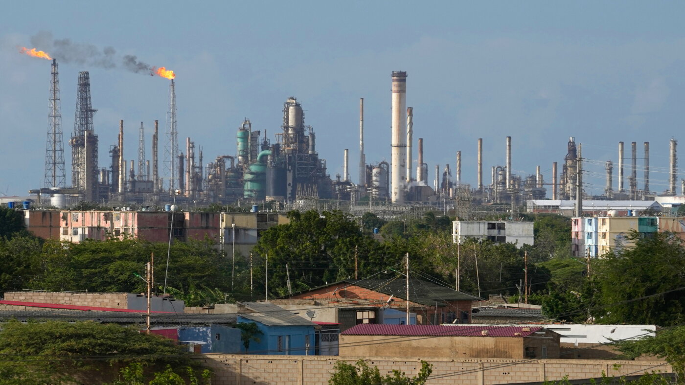 Days after Trump announces Venezuela oil deal, White House fills in some of the details