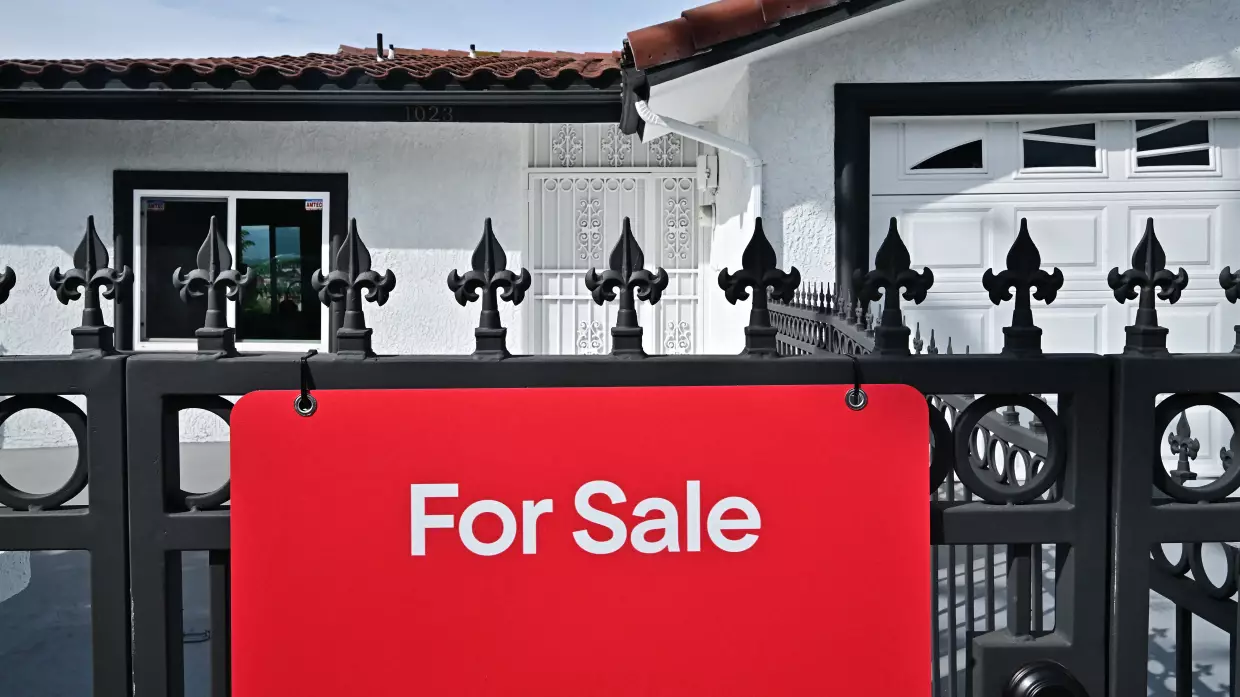 Mortgage rates hit their highest level in a year, driven by war and inflation concerns