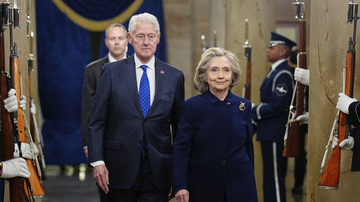 Republicans say Clintons danger contempt of Congress over Epstein depositions : NPR