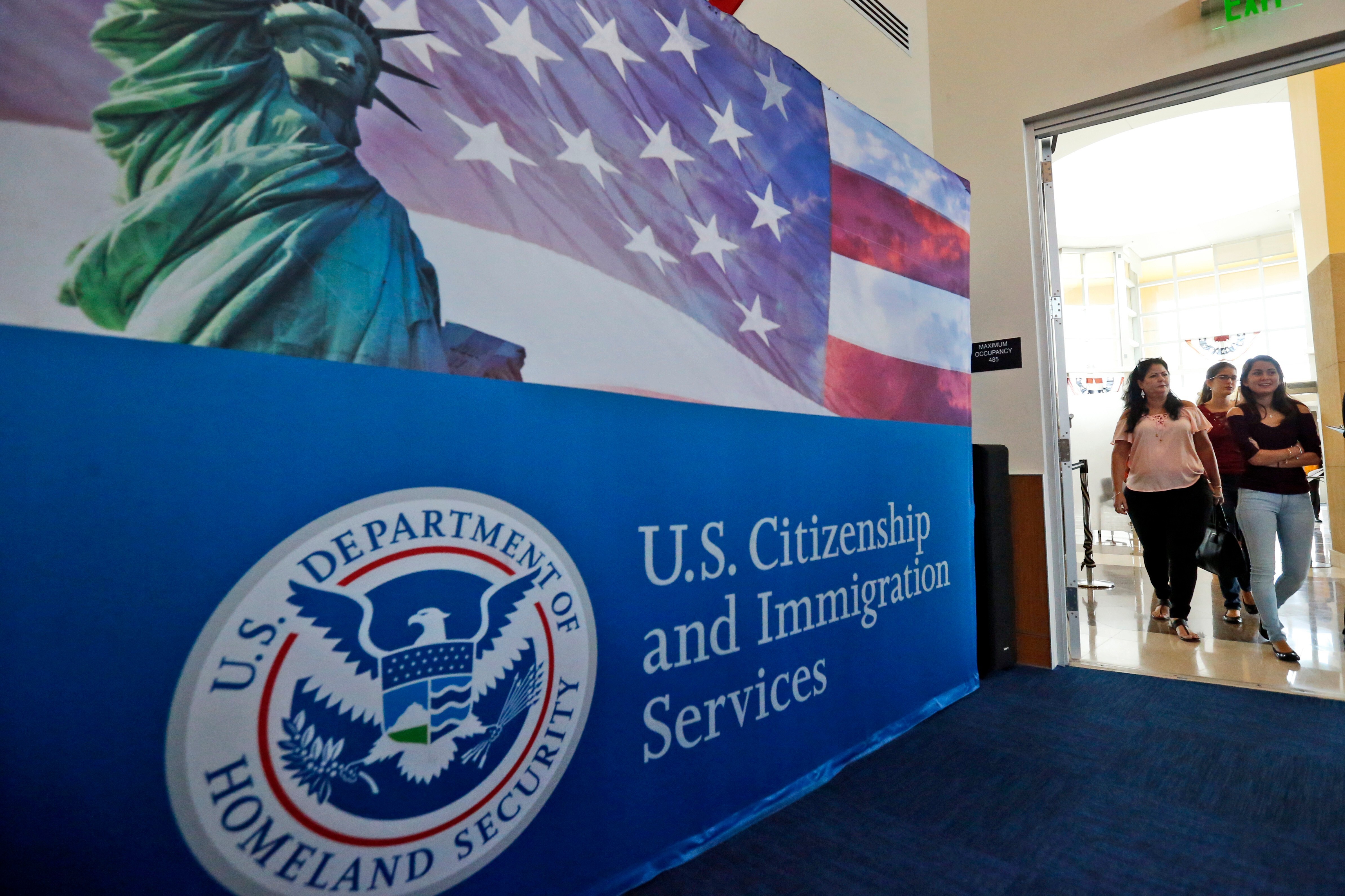 Federal judge strikes down Trump's 0,000 fee on new H-1B visas