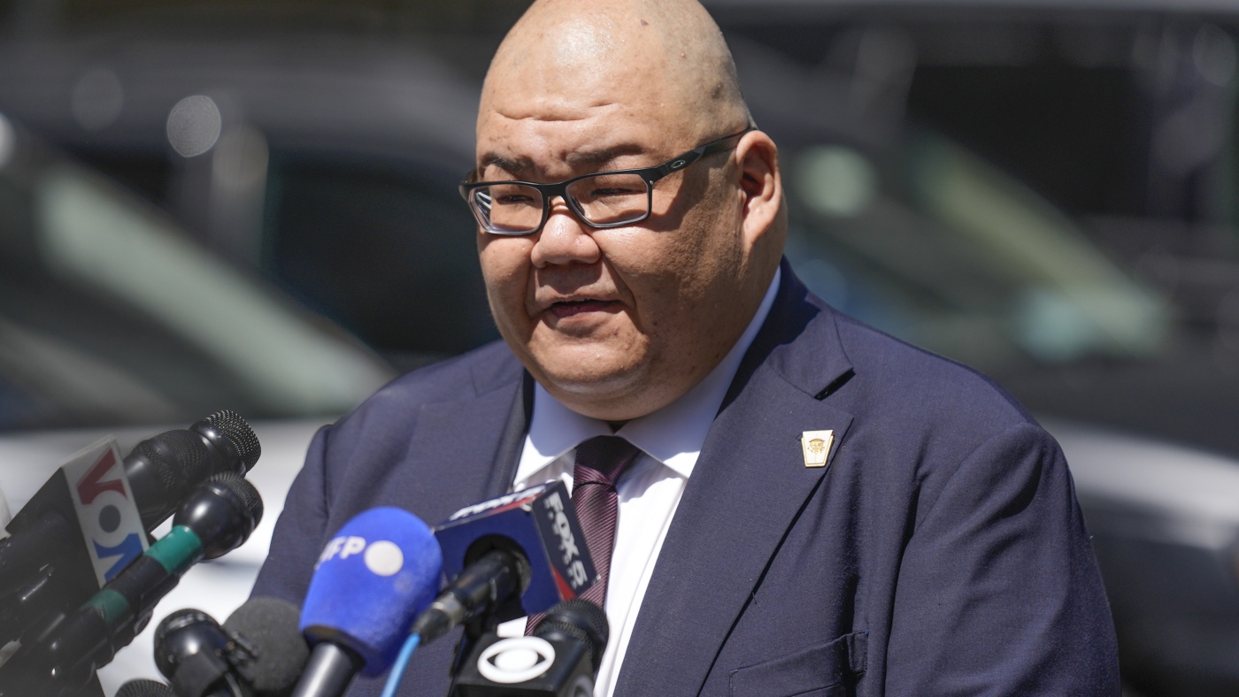 Trump kiest Steven Cheung om de communicatie van het Witte Huis te leiden: NPR Trump kiest Steven Cheung om de communicatie van het Witte Huis te leiden: NPR