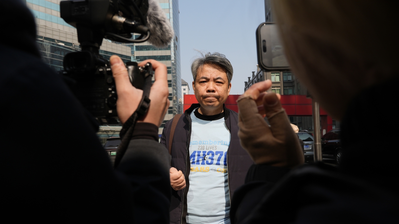 Malaysia approves a new search for MH370 wreckage in the Indian Ocean : NPR