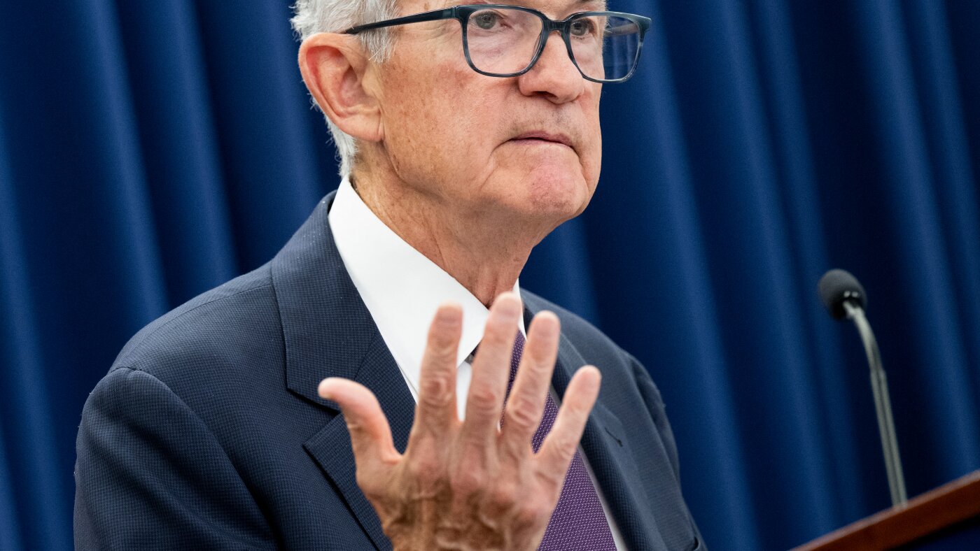 The Federal Reserve is facing tough choices as the economy faces deep uncertainty