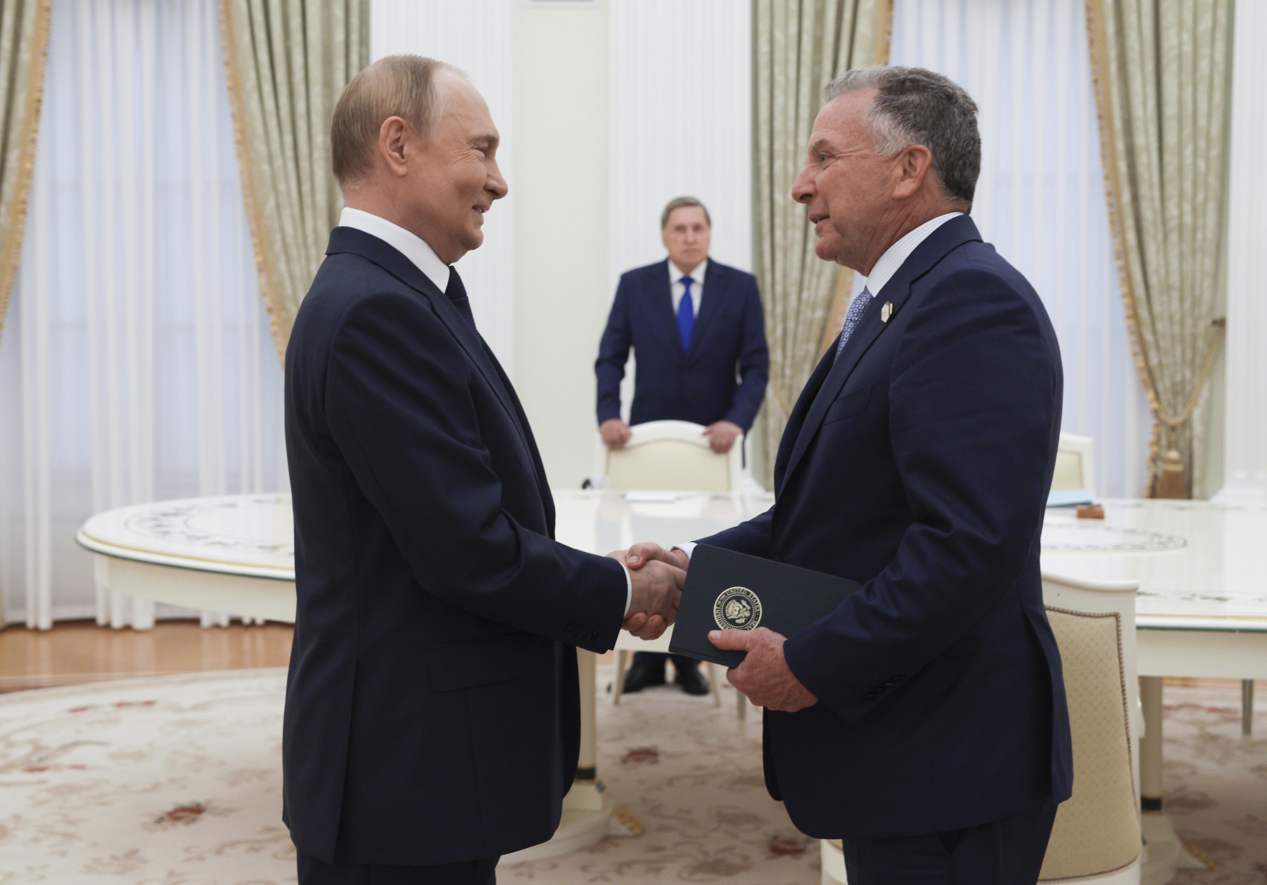 White House envoy Witkoff meets with Putin as deadline looms for Russia to end war