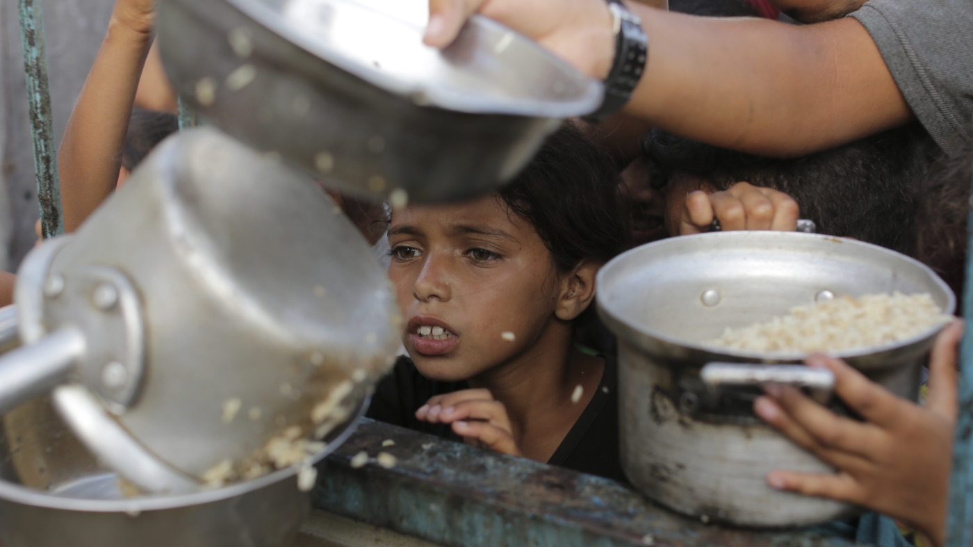 Israeli military announces daily ‘tactical pause’ in Rafah area to get aid into Gaza : NPR Israeli military announces daily ‘tactical pause’ in Rafah area to get aid into Gaza : NPR