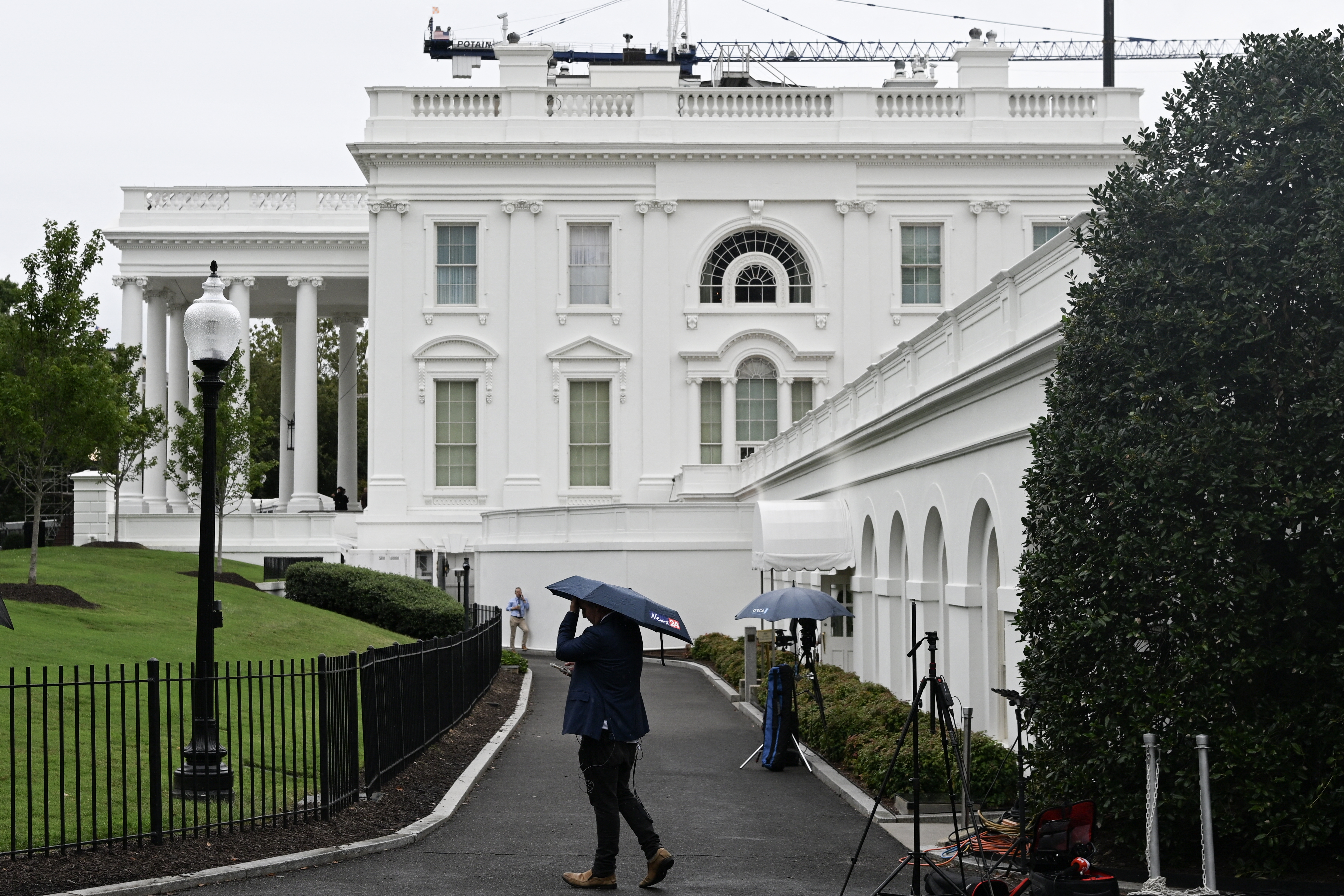 Judge considers restoring journalists' access to White House after Trump's ban