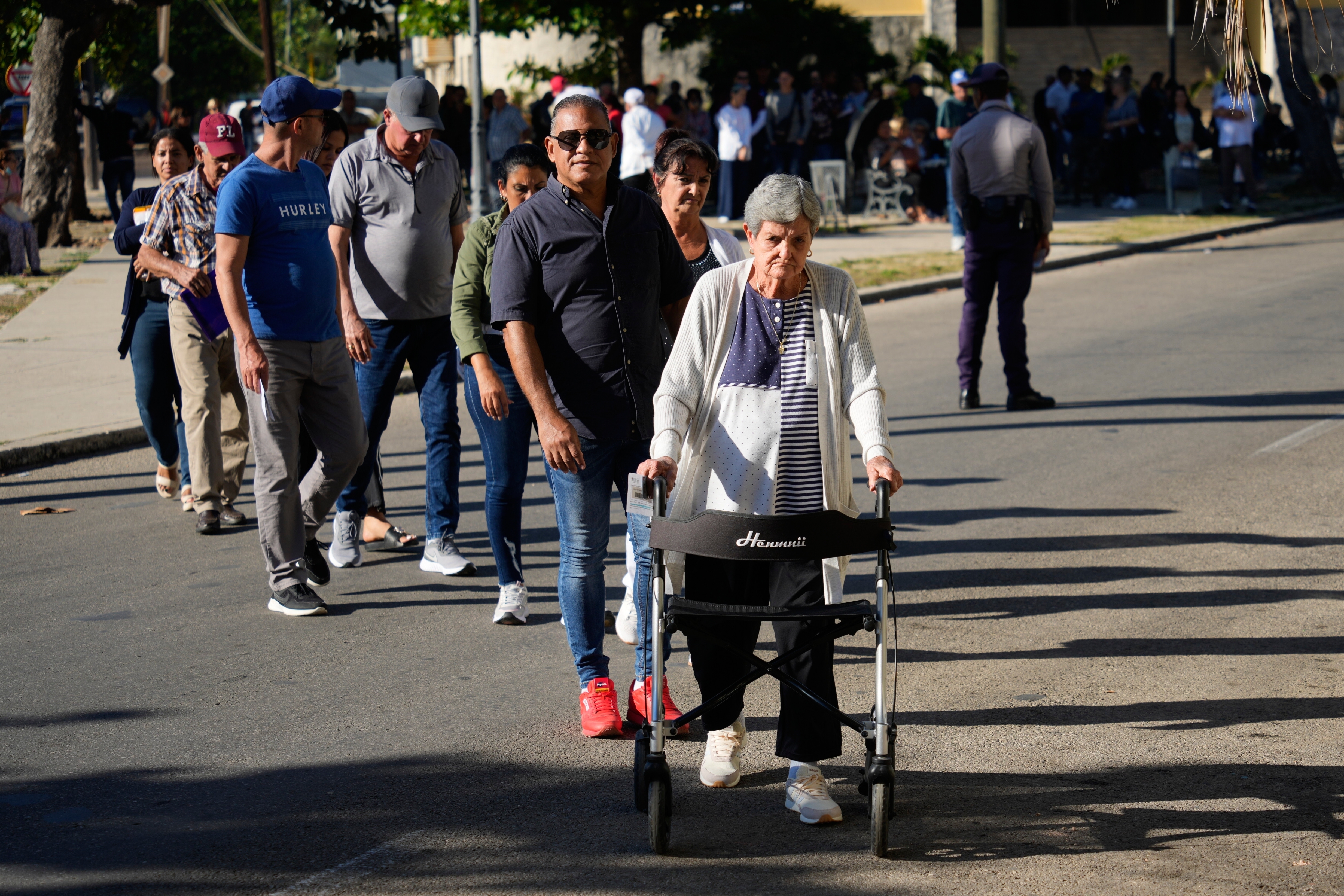Cubans line up for appointments at the U.S. embassy in Havana, Cuba, on Jan. 8. (AP)