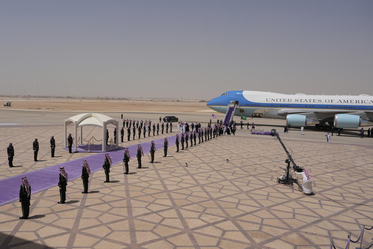 Big money deals, pomp and delicate diplomacy mark Trump's trip to Saudi ...