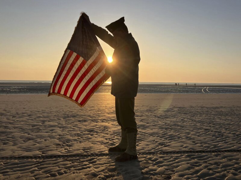 At D-Day 80th anniversary ceremony, Biden honor veterans, evokes Ukraine : NPR