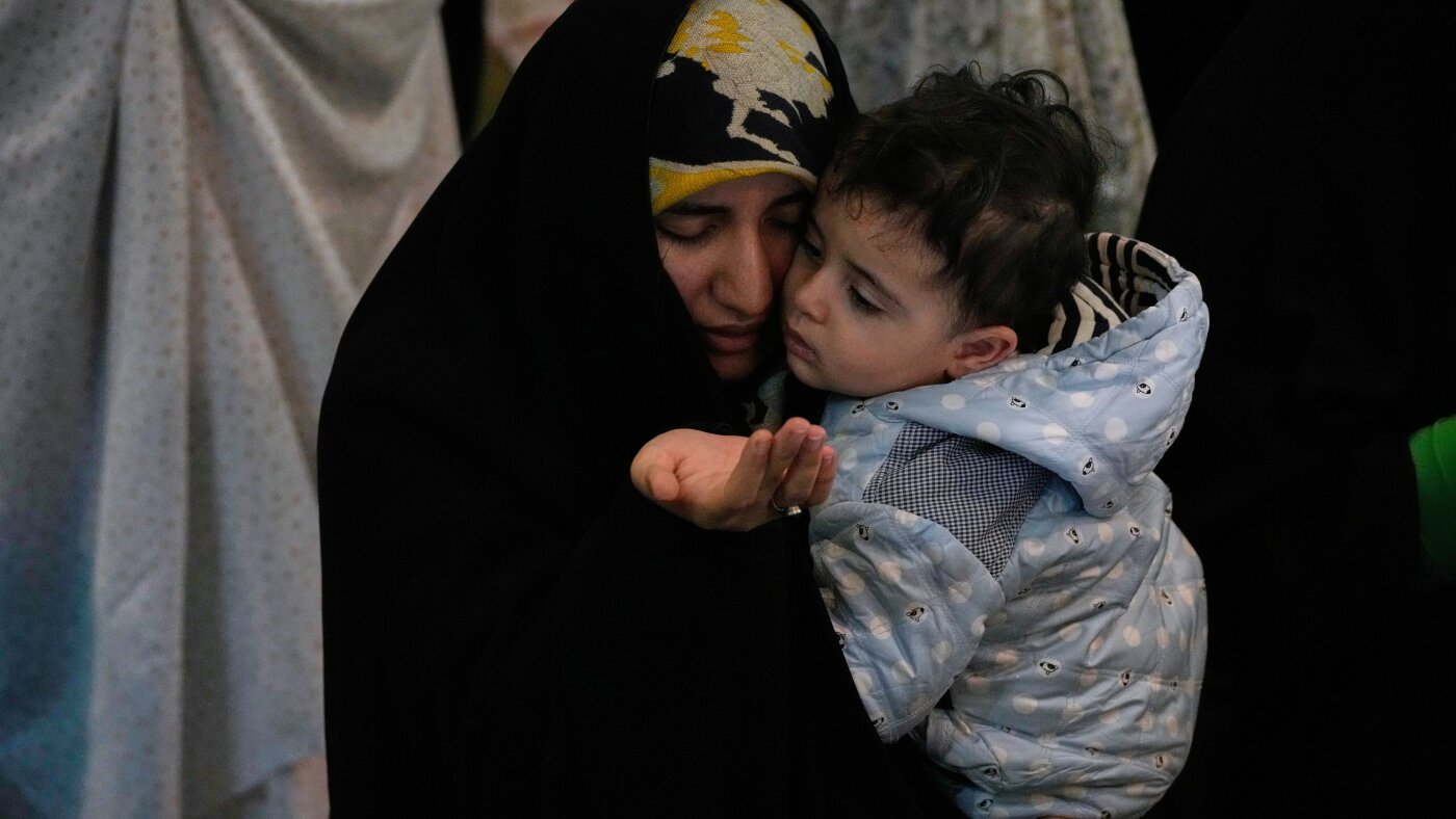 Trump threatens to 'obliterate' Iran's power plants as Iran strikes 2 Israeli cities