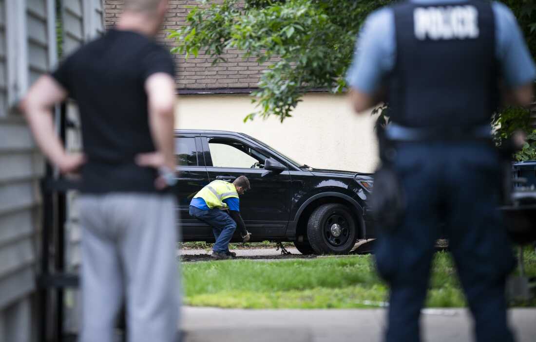 A vehicle belonging to Vance Boelter is towed from the alley behind his home on June 14, 2025 in Minneapolis, Minnesota. Boelter a suspect in the shooting of two Democratic-Farmer-Labor lawmakers. DFL State Rep. Melissa Hortman and her husband, Mark Hortman, were shot and killed. DFL State Sen. John Hoffman and his wife were also shot and hospitalized in a separate incident. Minnesota Gov. Tim Walz said during a press conference that the shooting "appears to be a politically motivated assassination." (Photo by Stephen Maturen/Getty Images)
