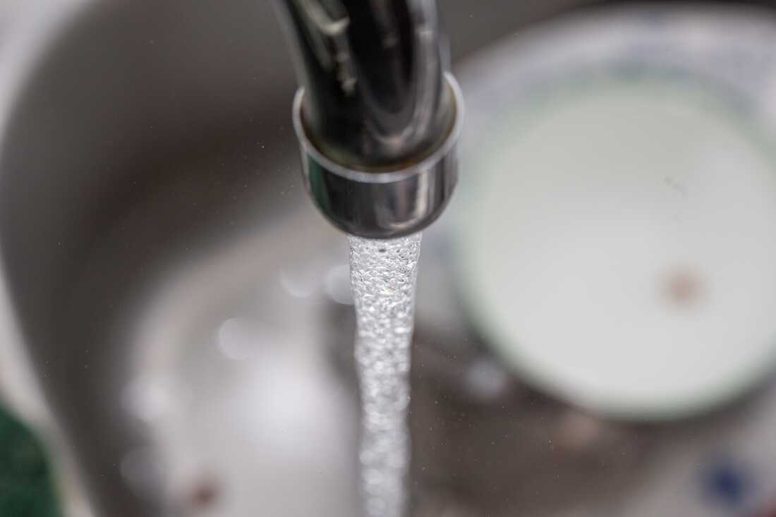 A bill that would ban fluoride from Florida's public drinking water is heading to the governor's desk.