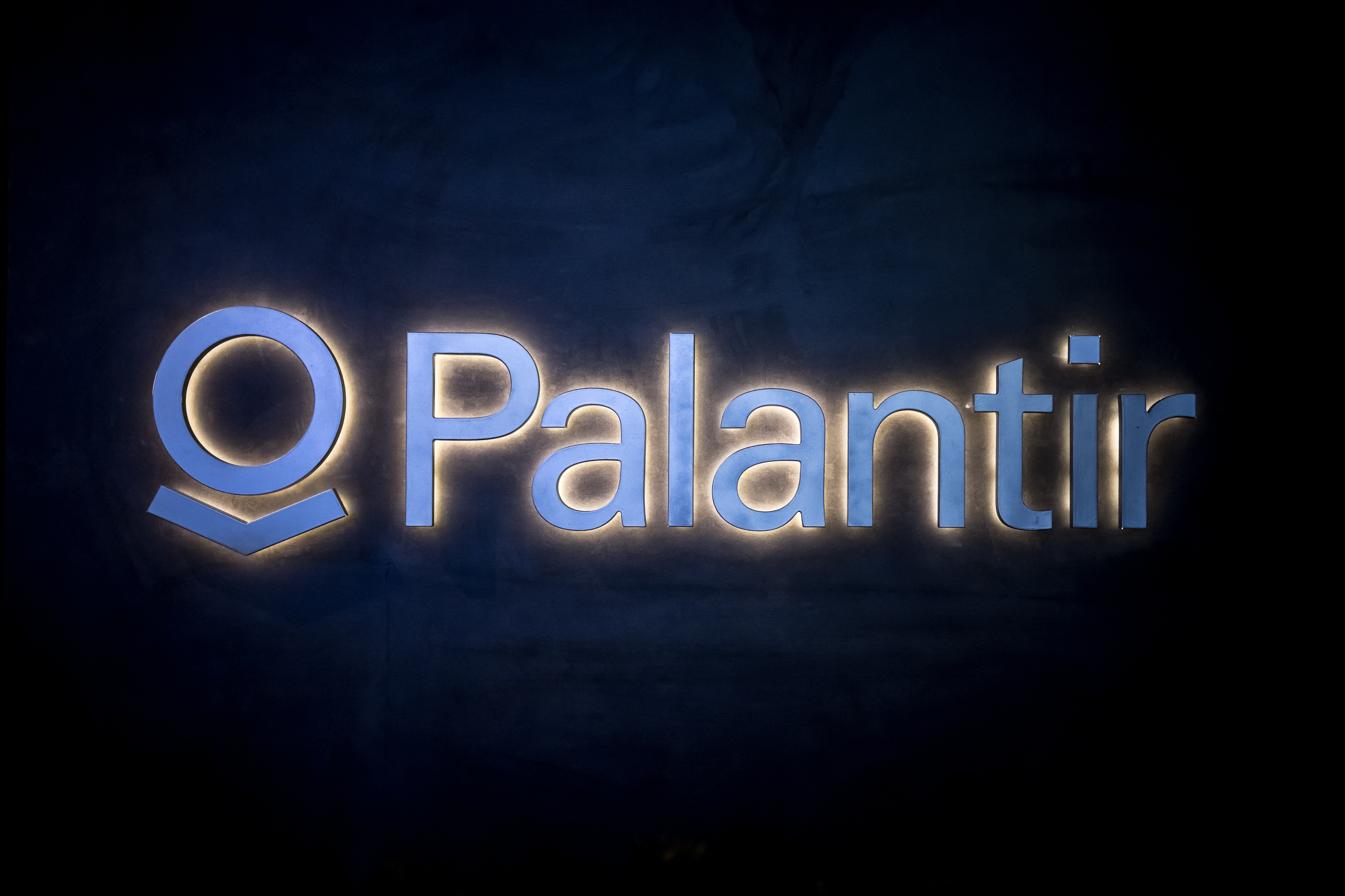 Former Palantir workers condemn company's work with Trump ...
