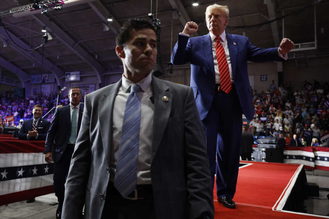 The Secret Service again faces criticism after Trump gunman at golf club : NPR