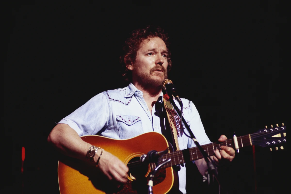 Musician Gordon Lightfoot performs onstage in 1978.