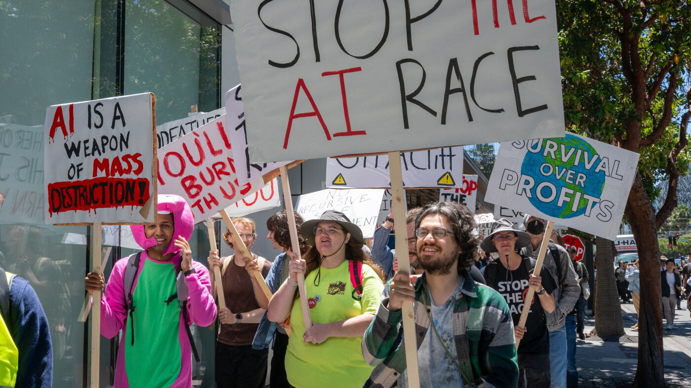 Key leaders sound the alarm on AI. And, Iran-Gulf diplomacy hits a setback