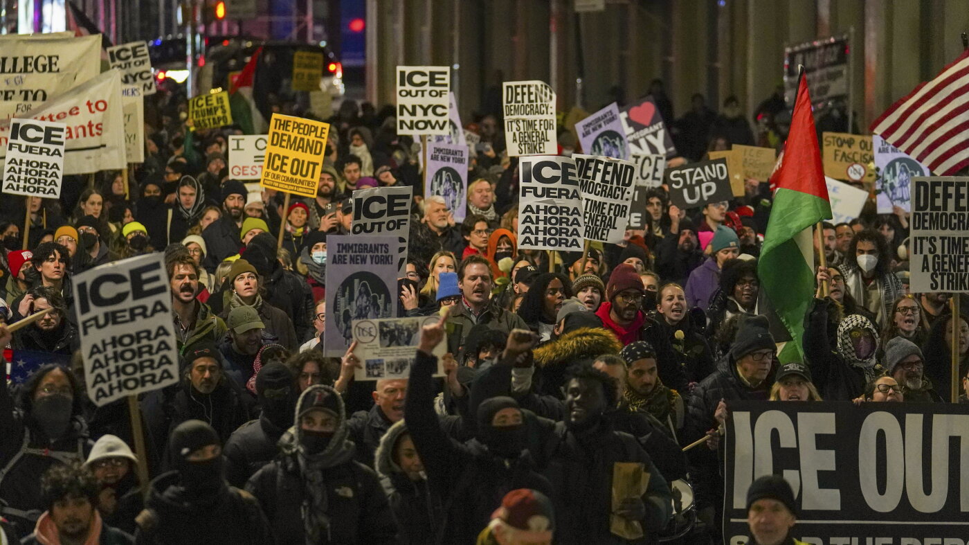 Protests grow over the fatal ICE shooting in Minneapolis : The Picture ...