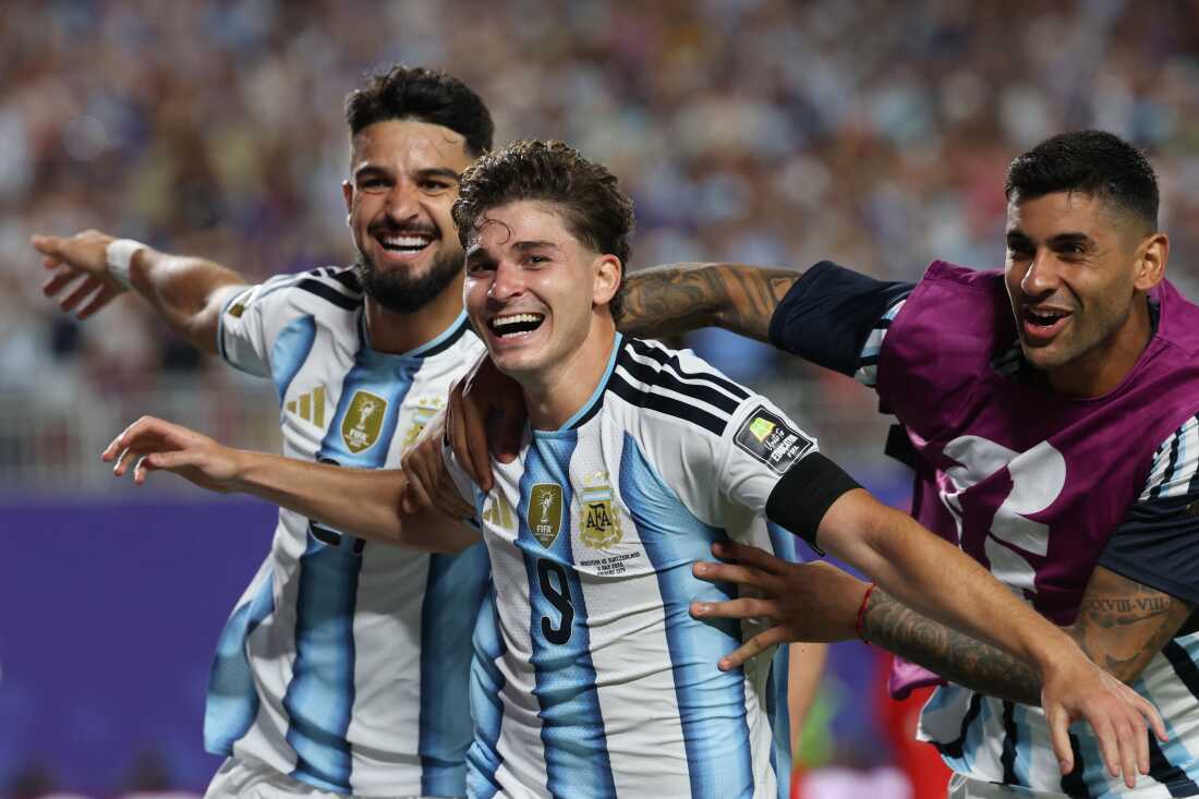 ميسي والأرجنتين ينجوان من فرصة قريبة أخرى للوصول إلى الدور نصف النهائي لكأس العالم