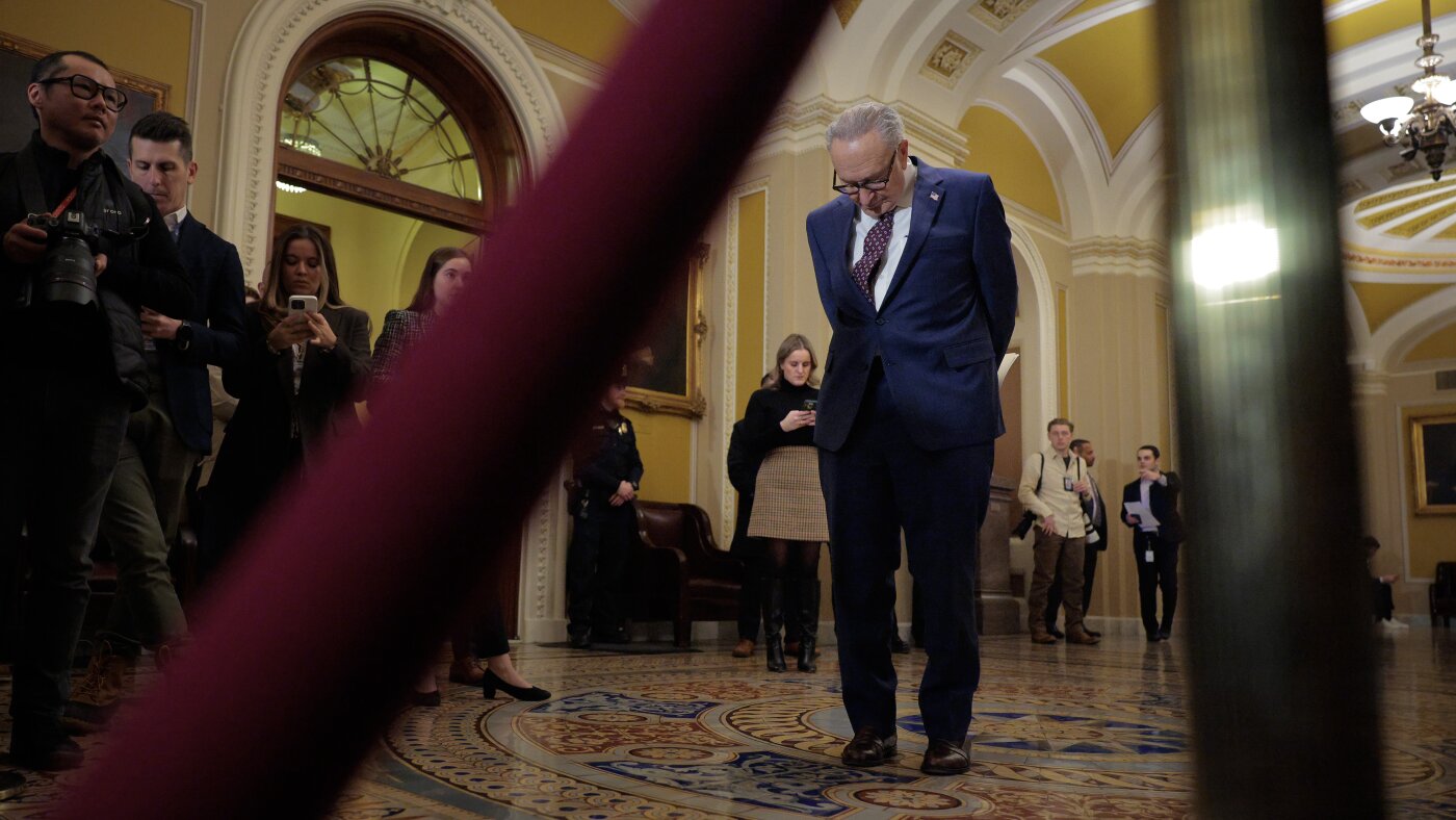 El Senado no logra avanzar el proyecto de ley de gastos mientras los demócratas presionan por la reforma del DHS: NPR