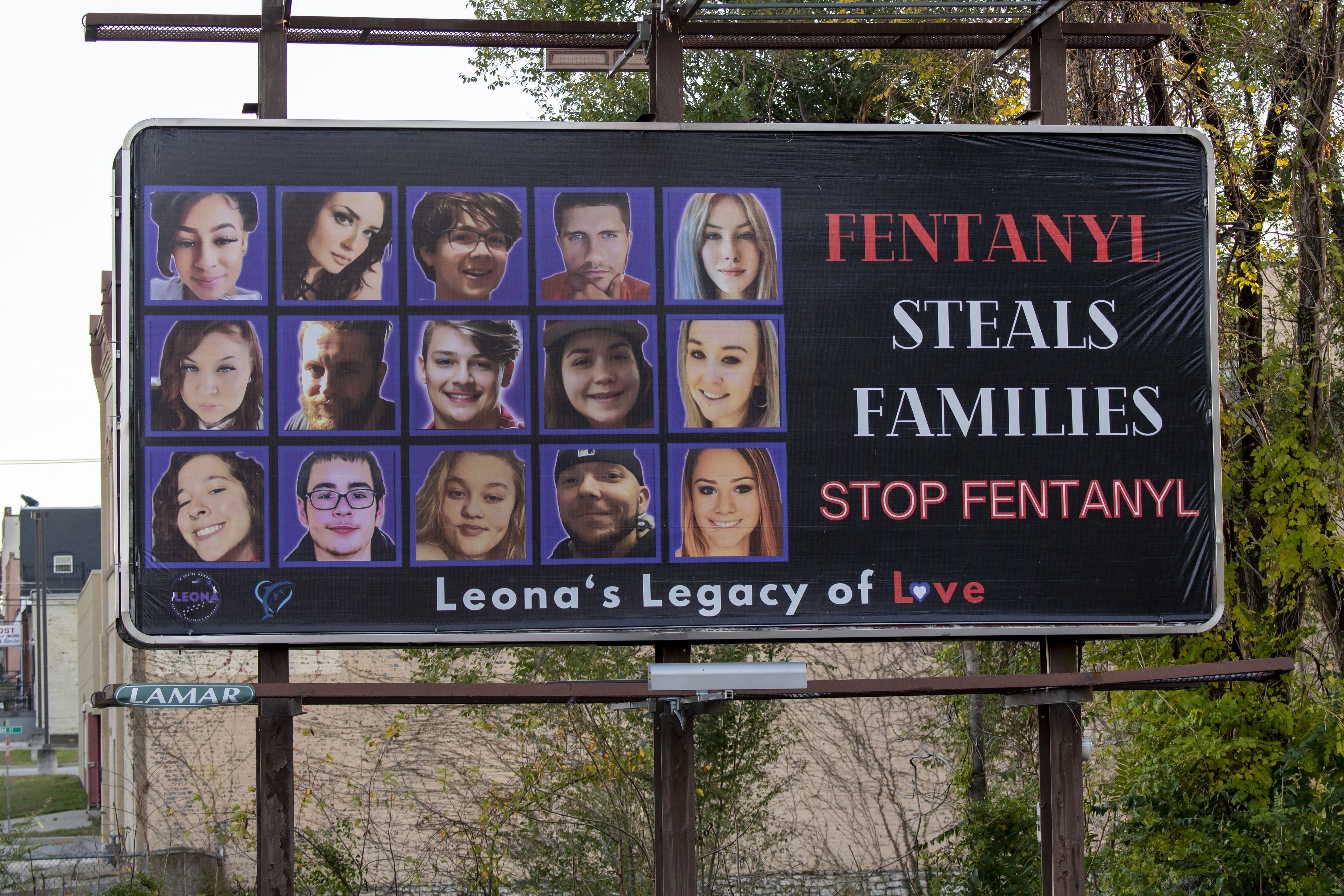 Anti-fentanyl sign in Leavenworth, Kansas. Kansas is one of 49 states that face funding delays for a key federal grant program used in the fight against fentanyl overdoses.