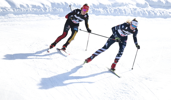 Germany's Nathalie Armbruster and US' Tara Geraghty-Moats compete during the Women's Individual Compact 5km event at the FIS Ski Nordic Combined World Cup, on January 31, 2026 in Seefeld, Austria.