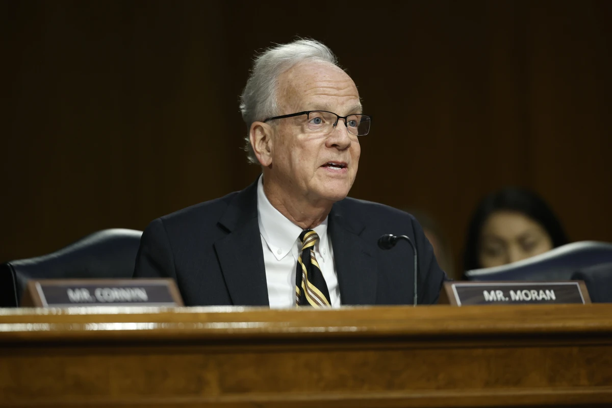Sen. Jerry Moran, a Republican from Kansas, signed a joint statement on the passage of a bill for veterans designed to keep many from losing their homes.