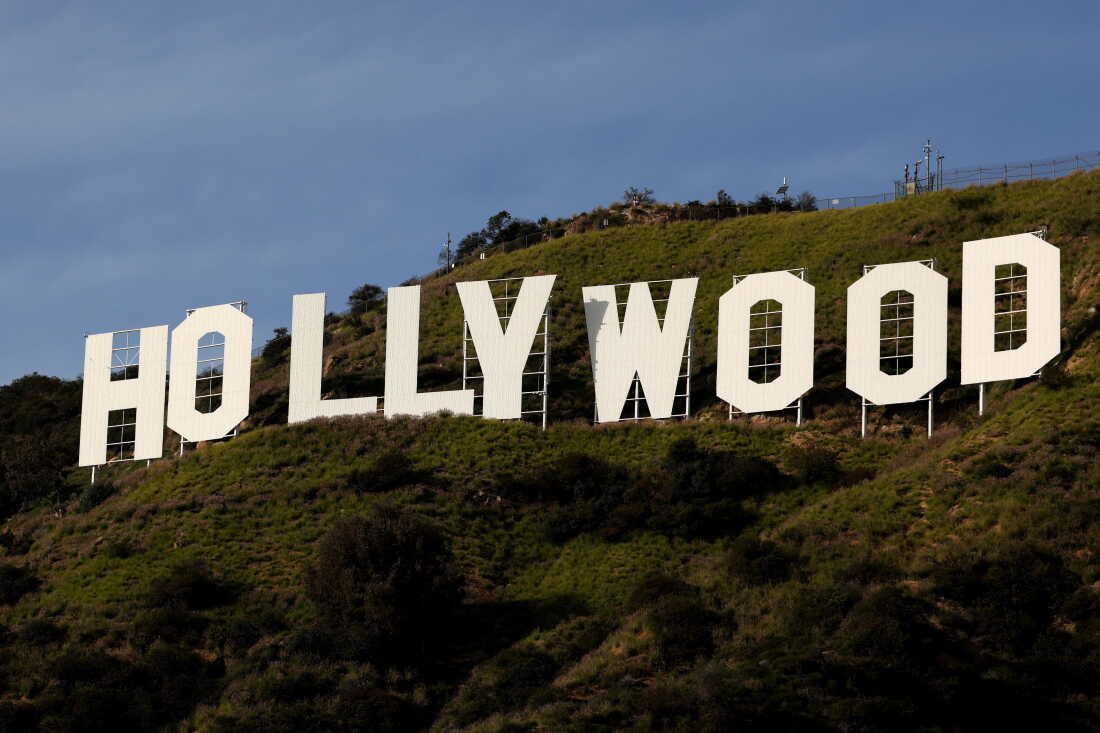 Το Χόλιγουντ κινδύνευε να χάσει την Paramount, η οποία είχε σκεφτεί να μεταφέρει τις δραστηριότητές της στο Τενεσί ή το Τέξας, εάν η συγχώνευση με τη Warner Bros.