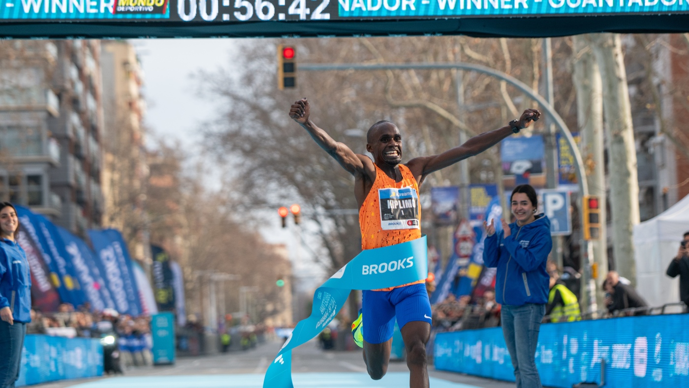 Jacob Kiplimo sets new half marathon record, finishes in under 57 minutes Jacob Kiplimo sets new half marathon record, finishes in under 57 minutes