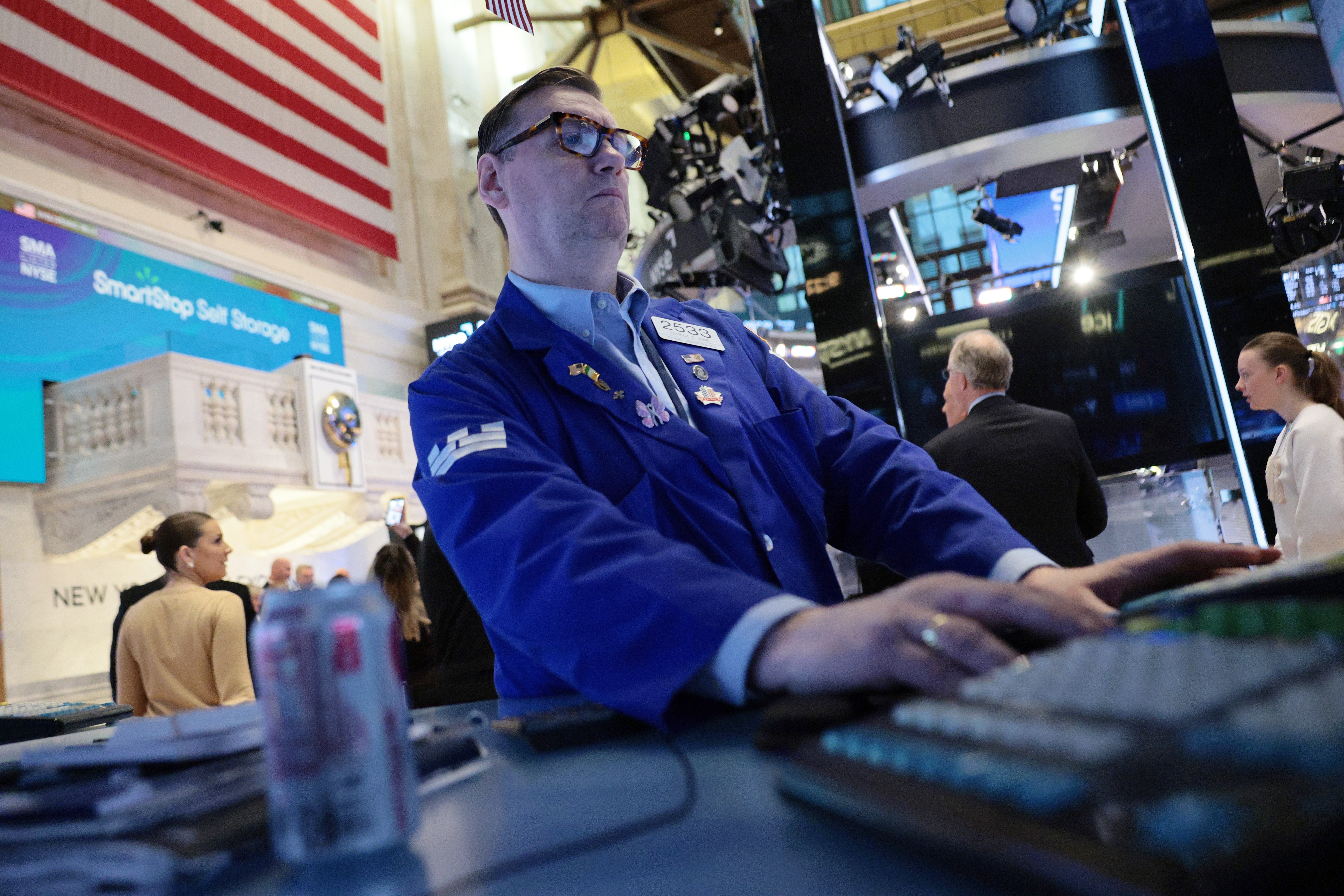 Oil prices plunge and stocks soar after U.S. and Iran agree on ceasefire Oil prices plunge and stocks soar after U.S. and Iran agree on ceasefire