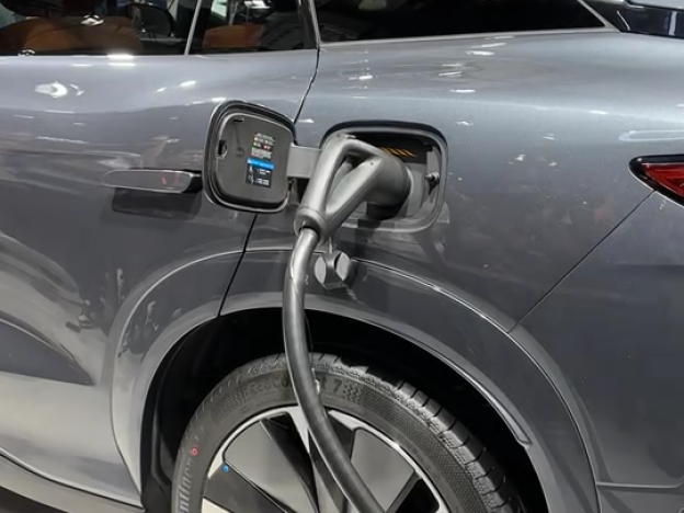 The great battery race: China and the U.S. compete over the future of EVs