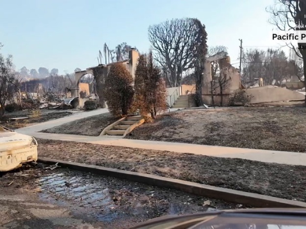 Strong winds pick up, increasing fire danger as firefighters battle LA blazes