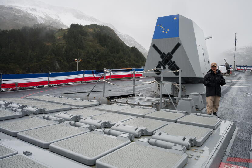 USS Ted Stevens' main artillery has a painted Alaska flag on the back, as well as a cross cannon, a gunner's mate symbol.