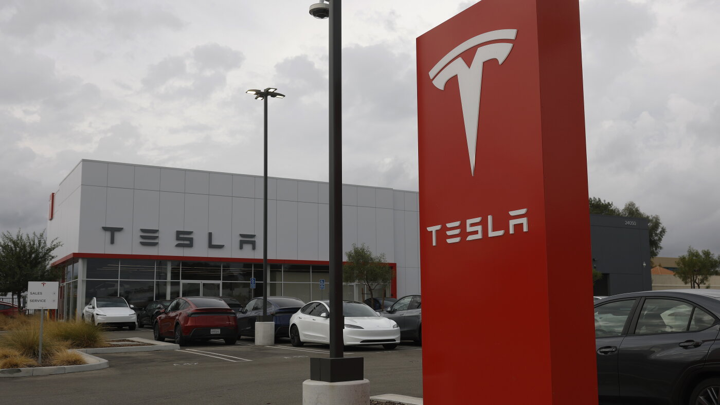 U.S., Israel may attack Iran post-elections. And, SpaceX and Tesla consider merging