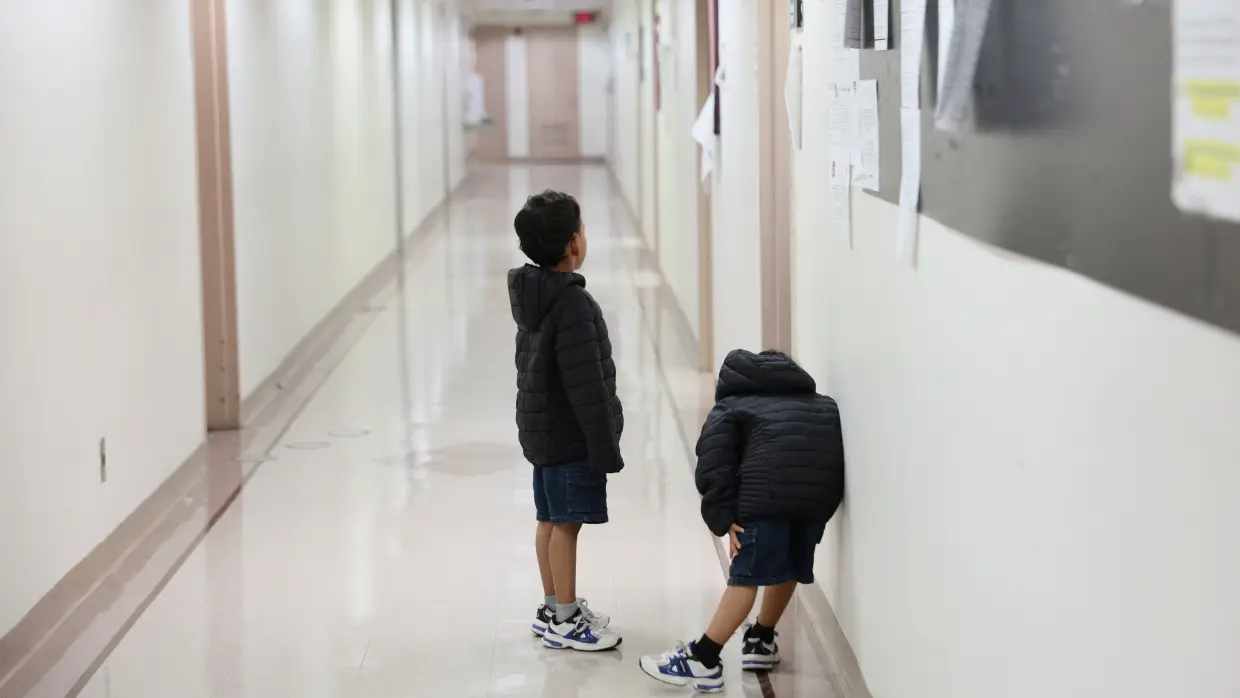 Controversial group wins $158M-contract to represent unaccompanied immigrant children