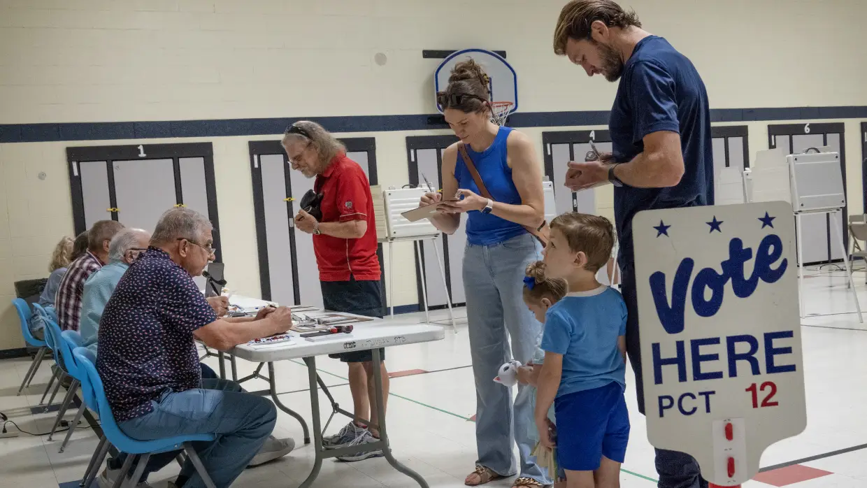The Trump administration still aims to make state citizenship lists ahead of midterms