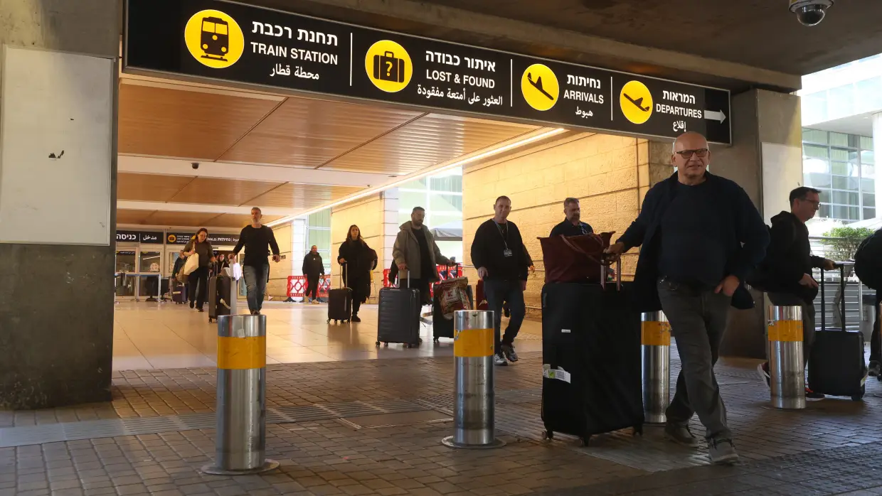 Israel bars U.S. citizens over criticism and ties to Palestinian activists, lawyers say