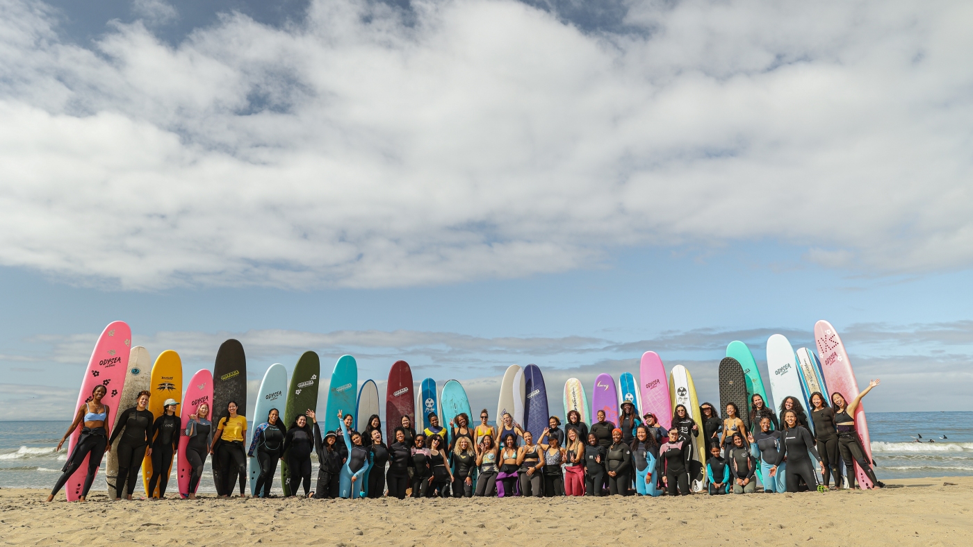 rewrite this title How to solve the Gen Z social isolation problem? She tried surfing and it worked rewrite this title How to solve the Gen Z social isolation problem? She tried surfing and it worked