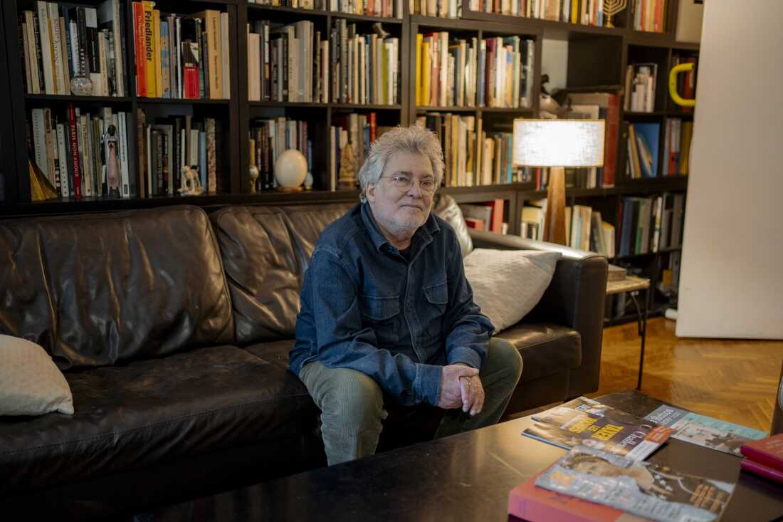 Ofer Bronchtein, een Frans-Israëlische pleitbezorger voor vrede tussen Israëliërs en Palestijnen, is informeel adviseur van de Franse president Emmanuel Macron over vrede in het Midden-Oosten, in Parijs, op 10 oktober.